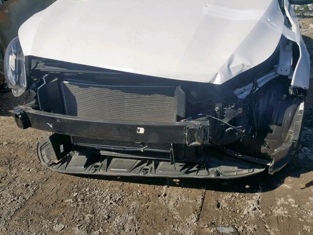 3KPF54AD6KE082203 - 2019 KIA FORTE EX WHITE photo 9