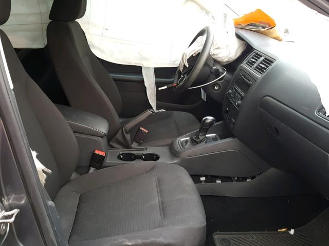 3VW2K7AJXFM322361 - 2015 VOLKSWAGEN JETTA BASE CHARCOAL photo 5