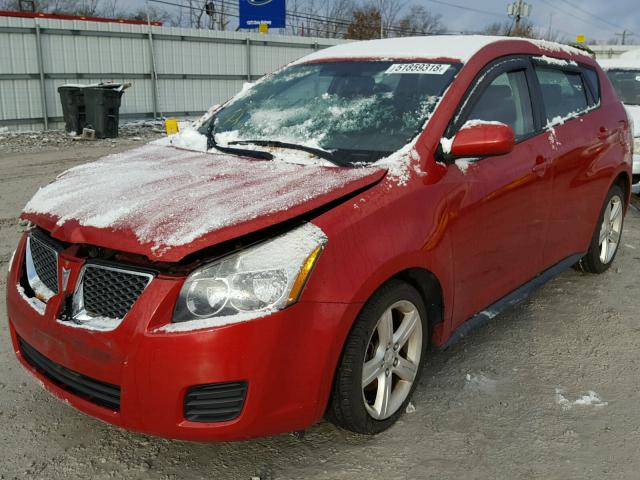 5Y2SP67049Z424951 - 2009 PONTIAC VIBE RED photo 2