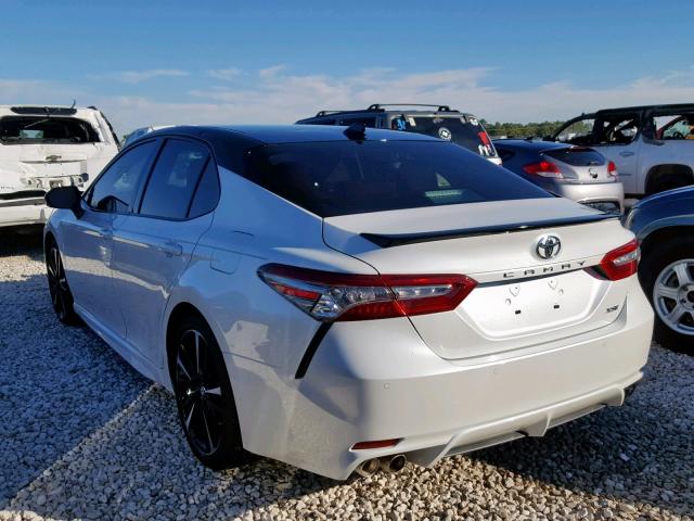 4T1BZ1HK9JU015726 - 2018 TOYOTA CAMRY XSE WHITE photo 3