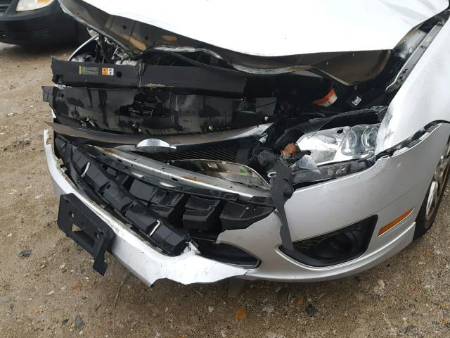 3FAHP0GA6CR138665 - 2012 FORD FUSION S SILVER photo 9