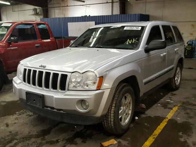 1J8GR48K27C667963 - 2007 JEEP GRAND CHER SILVER photo 2