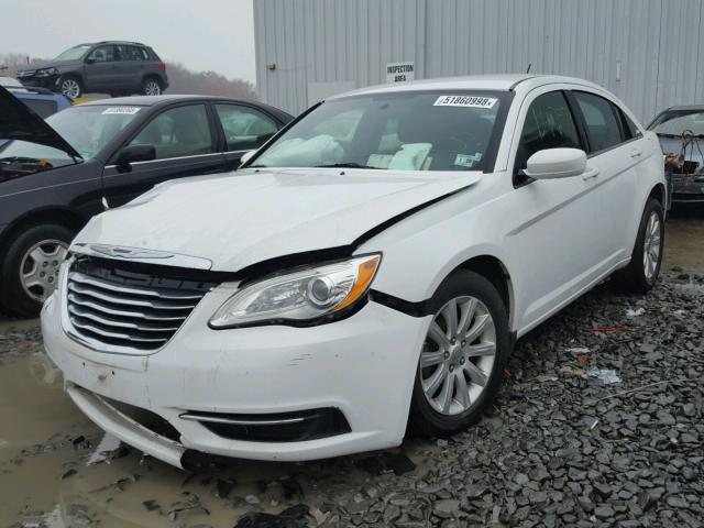 1C3CCBBB3DN763996 - 2013 CHRYSLER 200 TOURIN WHITE photo 2