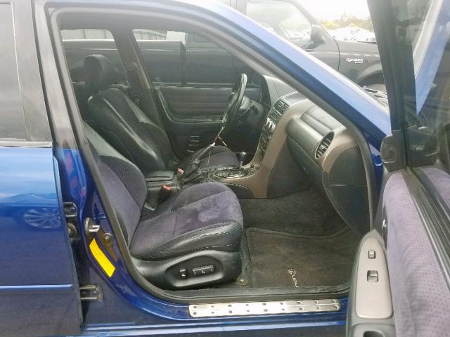 JTHBD182910033555 - 2001 LEXUS IS 300 BLUE photo 5