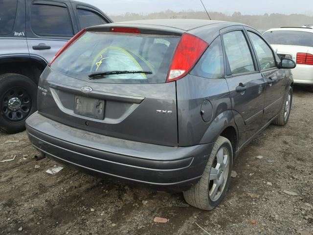 3FAHP37N95R122760 - 2005 FORD FOCUS ZX5 GRAY photo 4