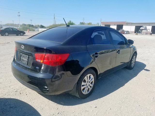 KNAFU4A20D5721589 - 2013 KIA FORTE EX BLACK photo 4