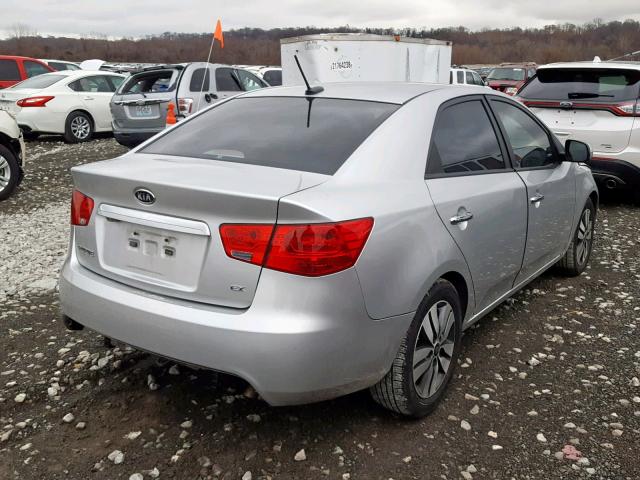 KNAFU4A21D5734058 - 2013 KIA FORTE EX SILVER photo 4