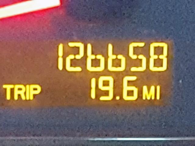 1G8AM12F95Z138455 - 2005 SATURN ION LEVEL RED photo 8