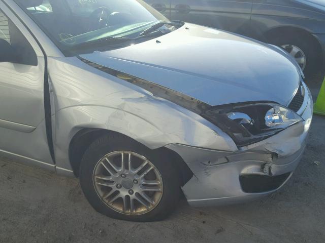 1FAFP34N87W321133 - 2007 FORD FOCUS ZX4 SILVER photo 9