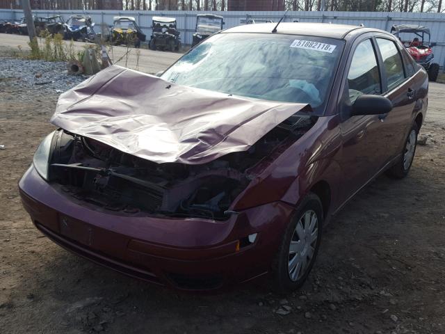 1FAFP34NX7W107308 - 2007 FORD FOCUS ZX4 MAROON photo 2