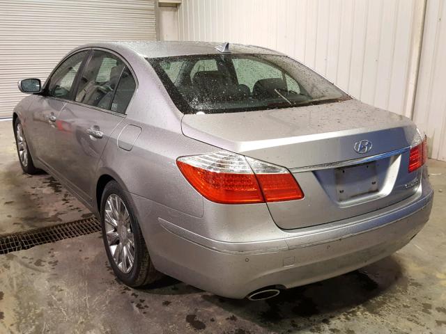 KMHGC46E89U024497 - 2009 HYUNDAI GENESIS 3. SILVER photo 3