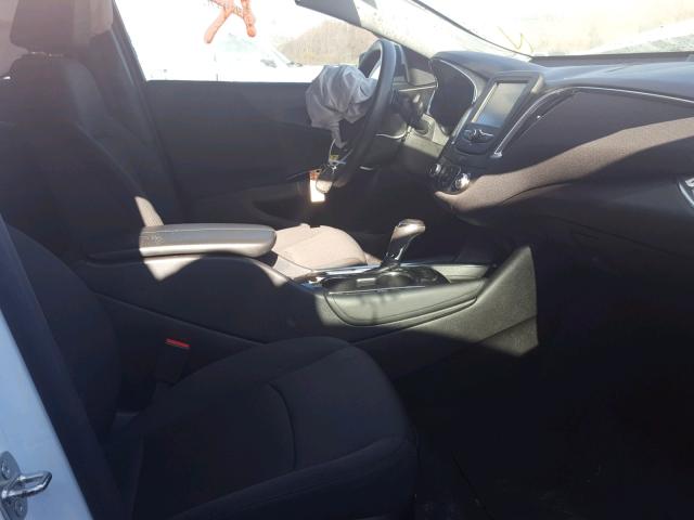 1G1ZE5ST6HF104779 - 2017 CHEVROLET MALIBU LT WHITE photo 5