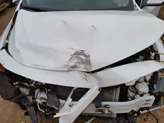 1G1ZE5ST6HF104779 - 2017 CHEVROLET MALIBU LT WHITE photo 7