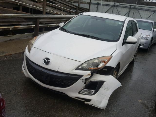 JM1BL1H65A1154729 - 2010 MAZDA 3 S WHITE photo 2