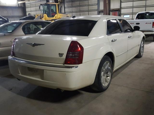 2C3LA63H96H221278 - 2006 CHRYSLER 300C WHITE photo 4