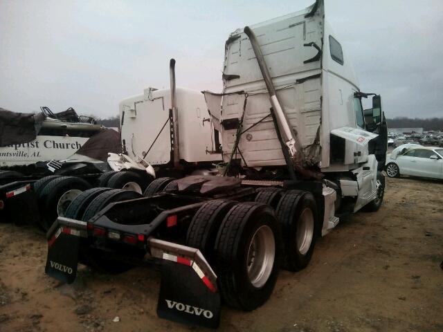 4V4NC9EH0GN948738 - 2016 VOLVO VN VNL WHITE photo 4