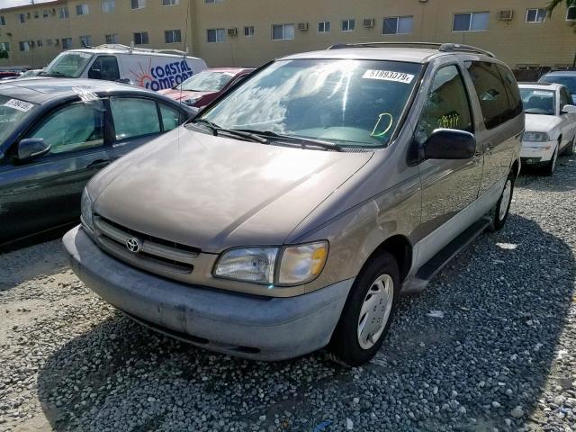 4T3ZF13C4WU087276 - 1998 TOYOTA SIENNA LE GRAY photo 2