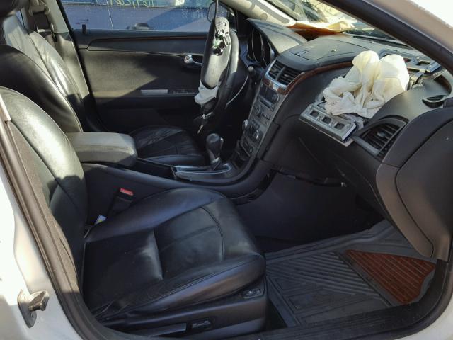 1G1ZE5E11BF175308 - 2011 CHEVROLET MALIBU LTZ 白色 照片 5