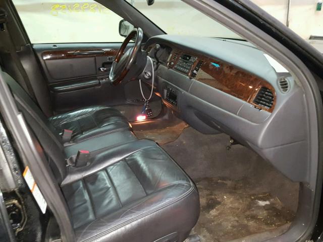 1LNHM82W12Y641827 - 2002 LINCOLN TOWN CAR S BLACK photo 5