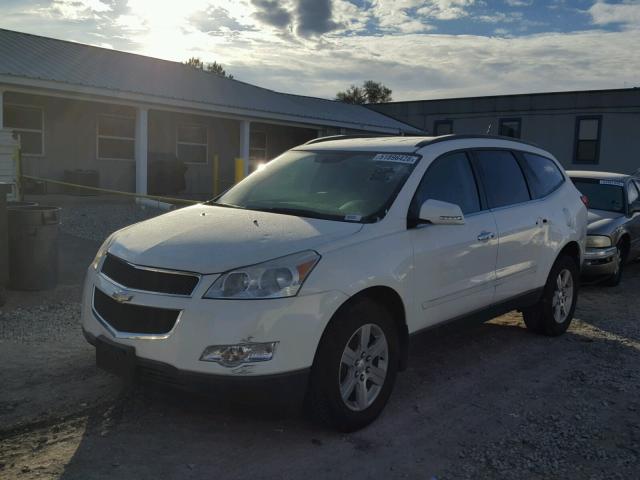 1GNKVGED0BJ134347 - 2011 CHEVROLET TRAVERSE WHITE photo 2