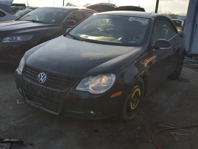 WVWDA71F57V002012 - 2007 VOLKSWAGEN EOS 2.0T S BLACK photo 2