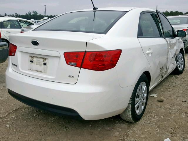 KNAFU4A28D5726944 - 2013 KIA FORTE EX WHITE photo 4