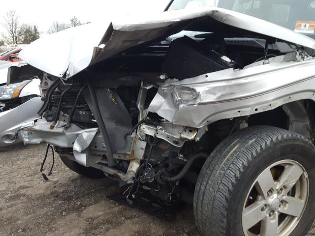 1J8HG48K96C293716 - 2006 JEEP COMMANDER SILVER photo 10