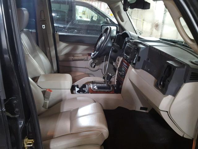 1J8HG58276C276550 - 2006 JEEP COMMANDER BLACK photo 5