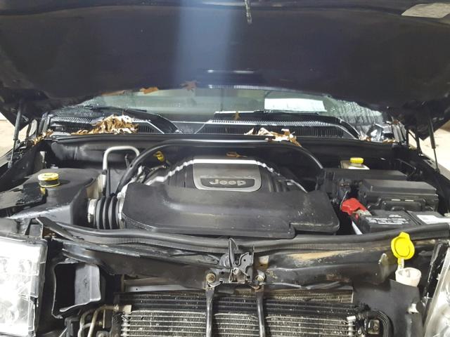 1J8HG58276C276550 - 2006 JEEP COMMANDER BLACK photo 7