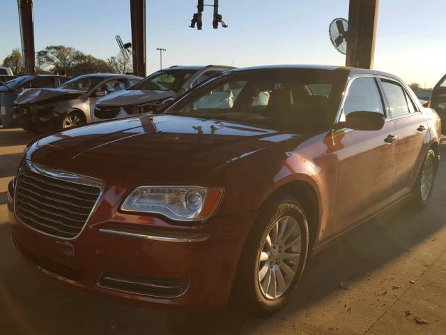 2C3CCAAG0CH176007 - 2012 CHRYSLER 300 MAROON photo 2