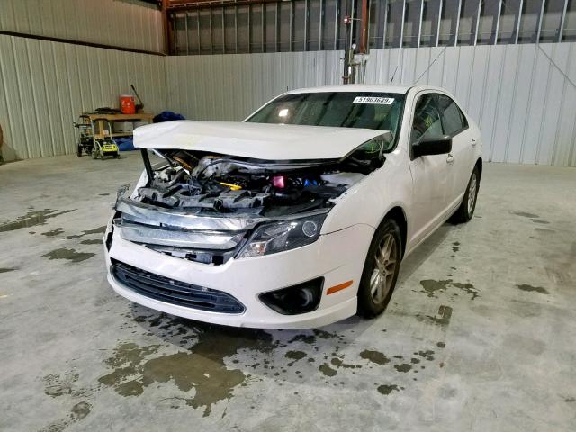 3FAHP0GA8BR226745 - 2011 FORD FUSION S WHITE photo 2