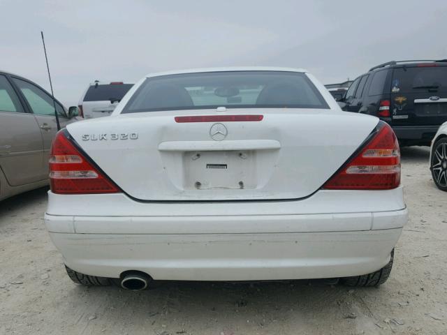 WDBKK65F81F214606 - 2001 MERCEDES-BENZ SLK 320 WHITE photo 9