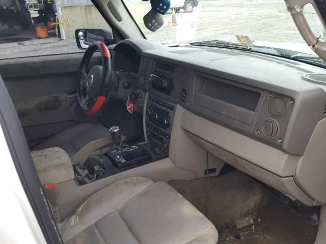 1J8HG48N16C229454 - 2006 JEEP COMMANDER WHITE photo 5