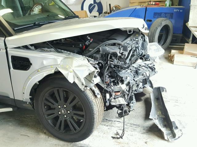 SALAK2V6XGA802771 - 2016 LAND ROVER LR4 HSE LU SILVER photo 9