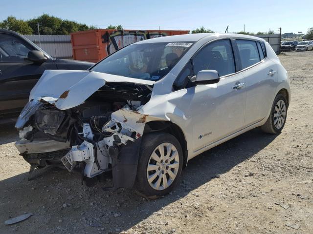 1N4AZ0CP8FC333675 - 2015 NISSAN LEAF S WHITE photo 2