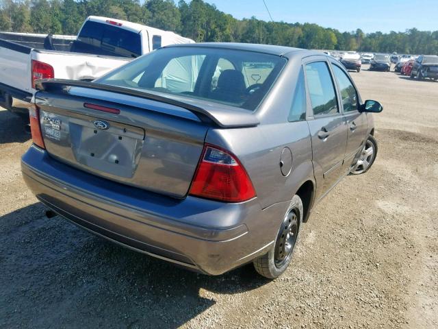 1FAHP34N17W362602 - 2007 FORD FOCUS ZX4 SILVER photo 4