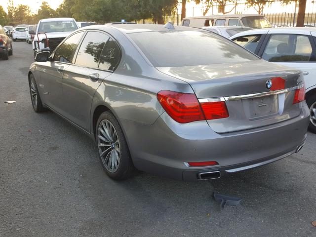 WBAKA83599CY35485 - 2009 BMW 750 I GRAY photo 3