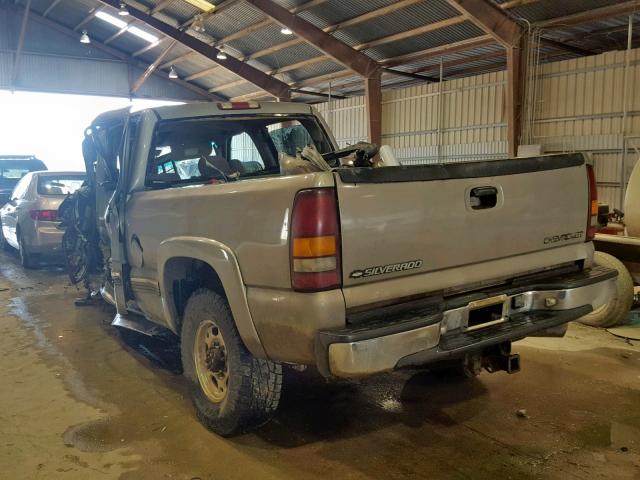 1GCHC23U42F120503 - 2002 CHEVROLET SILVERADO GOLD photo 3