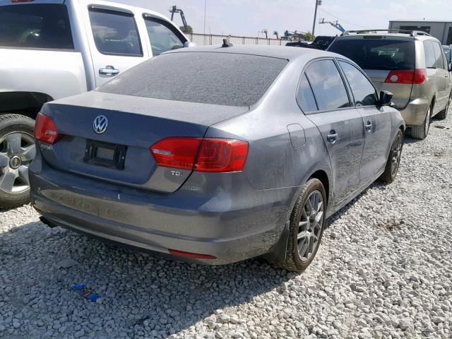 3VWLL7AJ8EM305722 - 2014 VOLKSWAGEN JETTA TDI GRAY photo 4