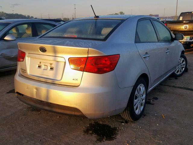 KNAFU4A21D5645509 - 2013 KIA FORTE EX SILVER photo 4