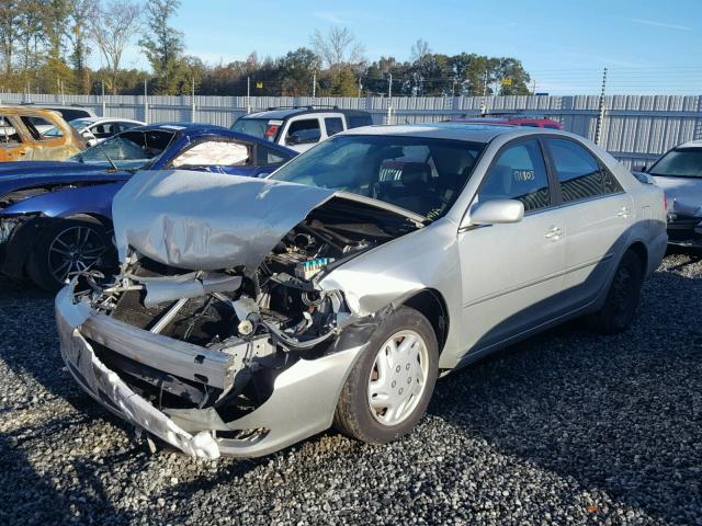 JTDBE32K240296221 - 2004 TOYOTA CAMRY LE SILVER photo 2