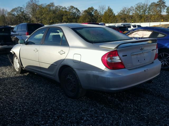 JTDBE32K240296221 - 2004 TOYOTA CAMRY LE SILVER photo 3