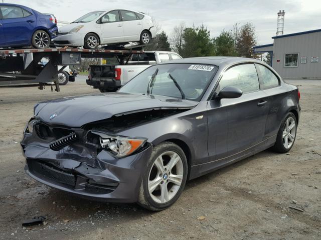 WBAUP735X8VF09802 - 2008 BMW 128 I GRAY photo 2