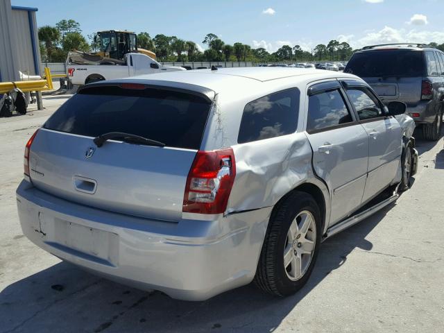 2D4FV47T78H177884 - 2008 DODGE MAGNUM SILVER photo 4