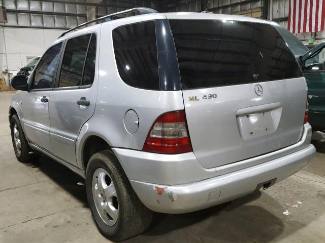 4JGAB72E1YA159188 - 2000 MERCEDES-BENZ ML 430 银色 照片 3