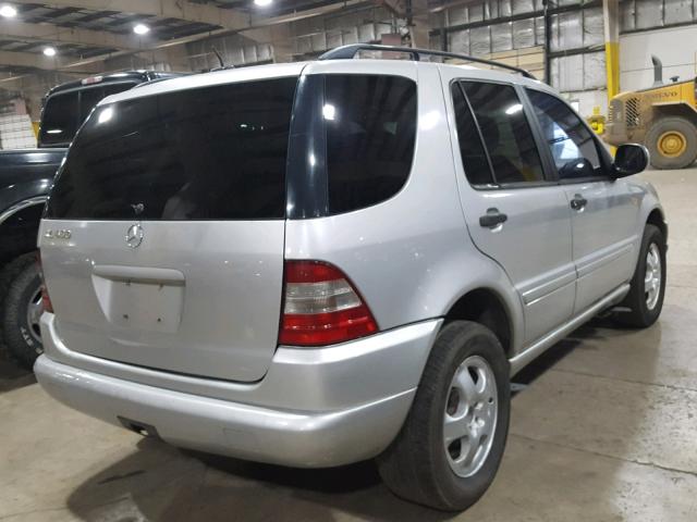 4JGAB72E1YA159188 - 2000 MERCEDES-BENZ ML 430 银色 照片 4