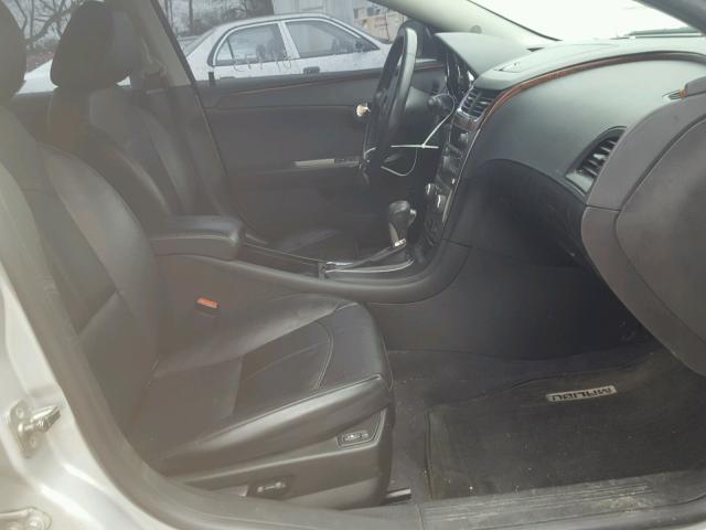 1G1ZG5E74CF315139 - 2012 CHEVROLET MALIBU LTZ 银色 照片 5