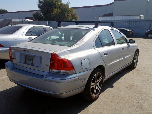 YV1RS547262553293 - 2006 VOLVO S60 T5 SILVER photo 4