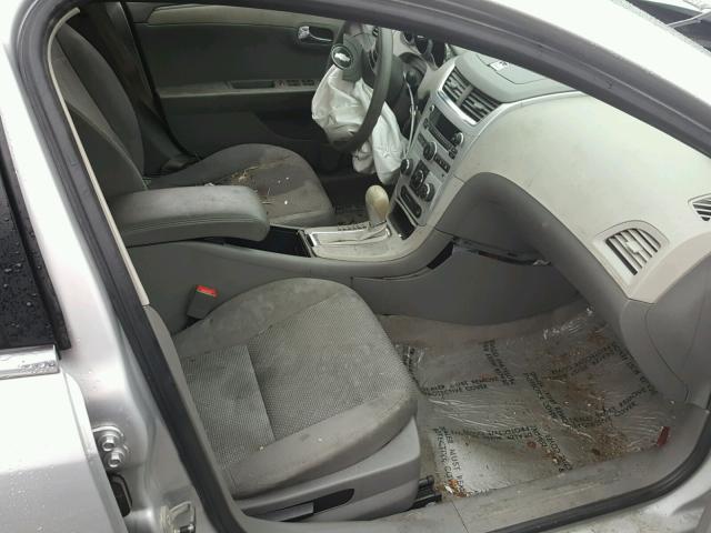 1G1ZB5EBXAF231634 - 2010 CHEVROLET MALIBU LS Күміс фото 5