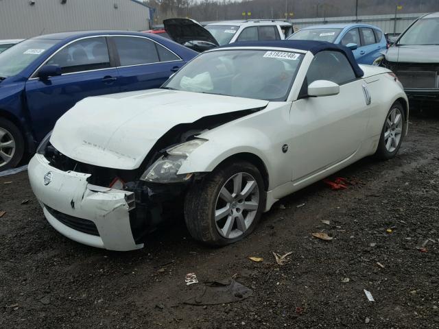 JN1AZ36A95M757719 - 2005 NISSAN 350Z ROADS WHITE photo 2